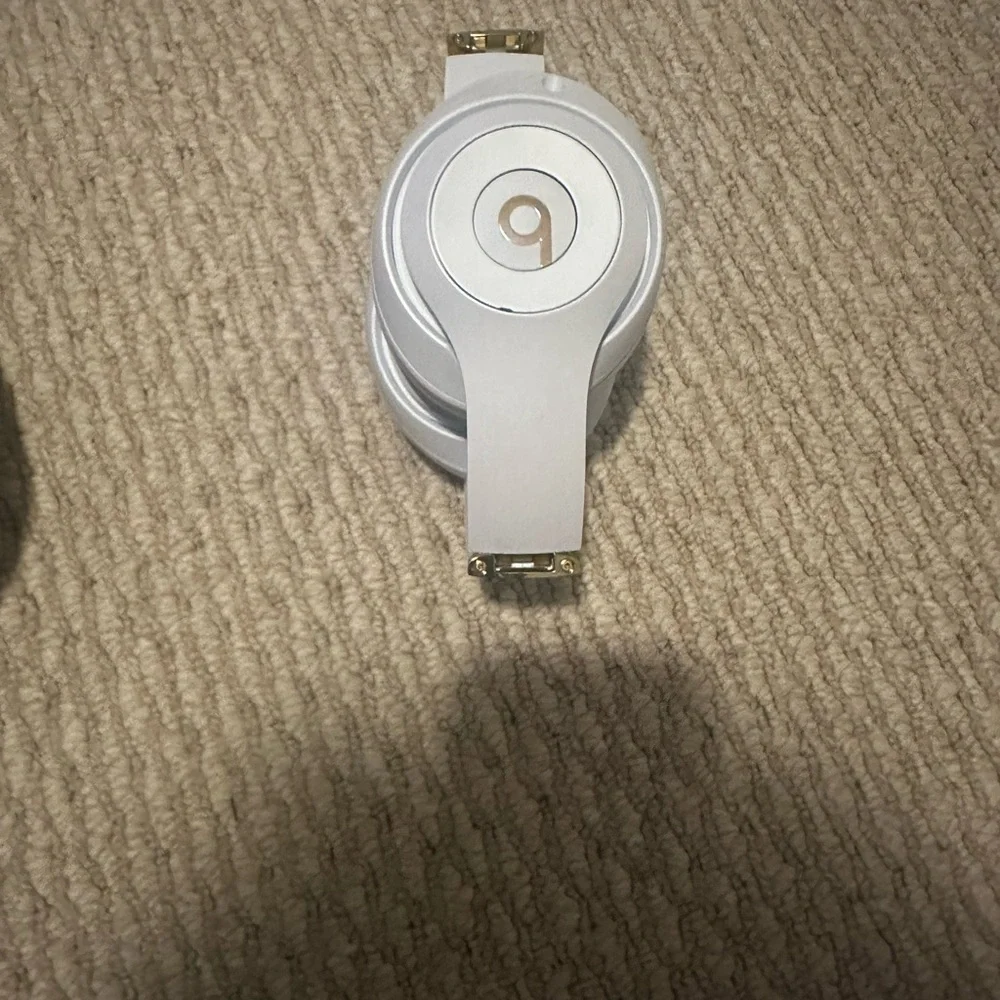 Beats by Dre White and Gold Headphones with Black Case